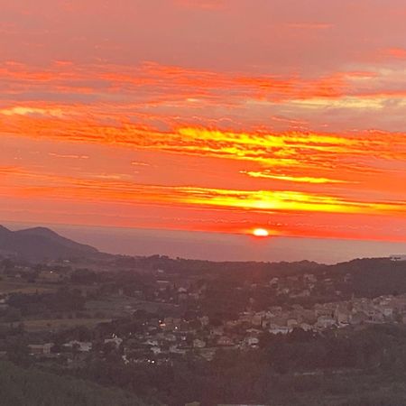 L'Oustaou Bello Visto Le Castellet  Eksteriør billede